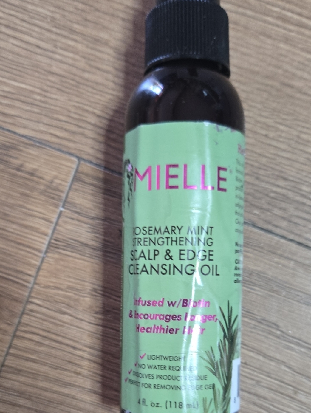 Rosemary Mint Strengthening Scalp & Edge Cleansing Oil - Green